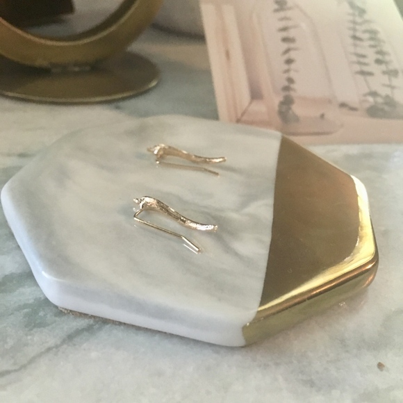 Gold Leaf Climber Ear Cuff Minimalist Earrings - Picture 7 of 7